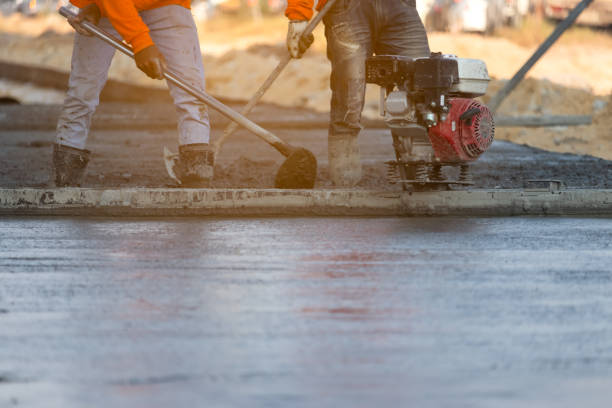 Best Commercial Concrete Contractor  in St Francis, WI